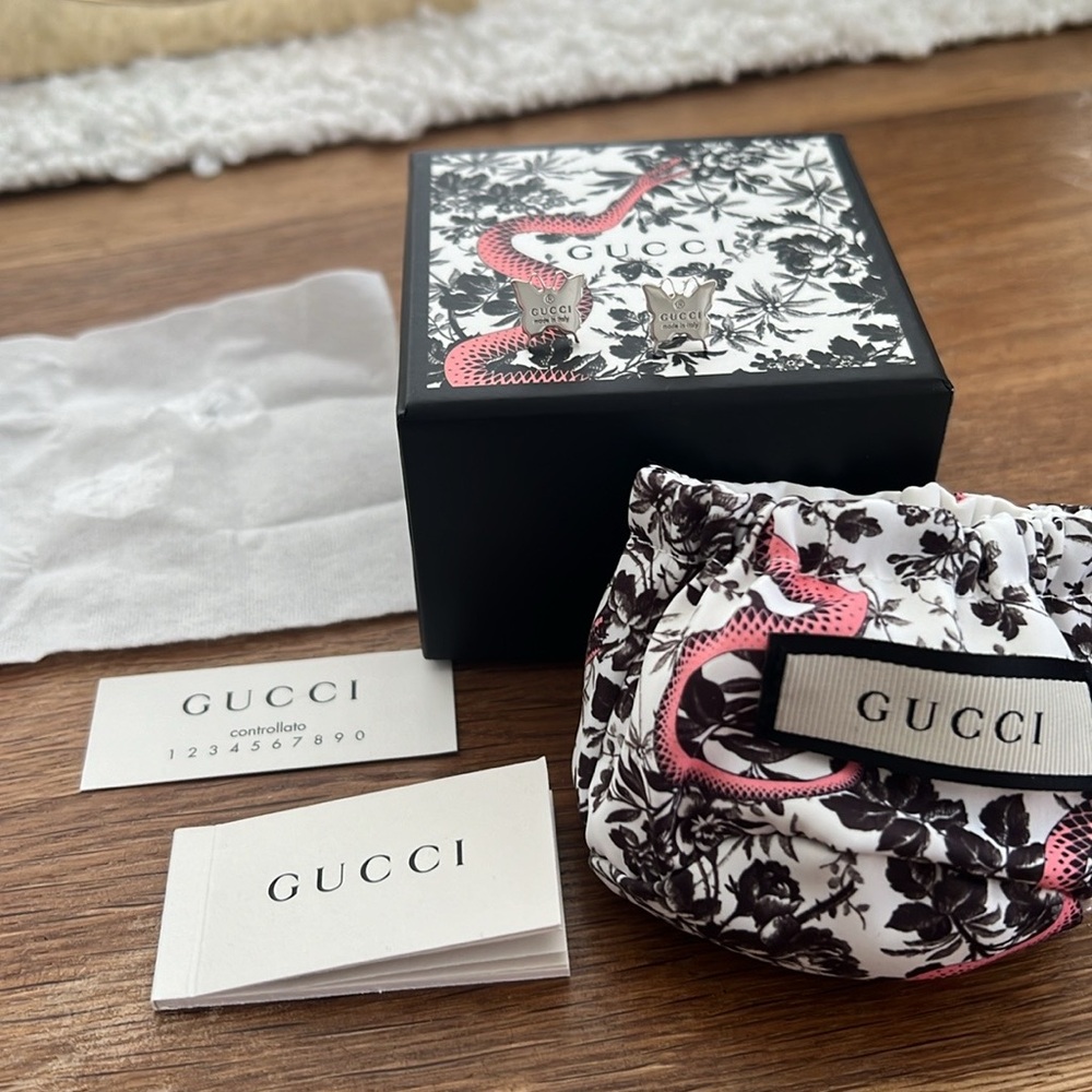 Brand new with tags. AUTHENTIC Gucci butterfly earrings.